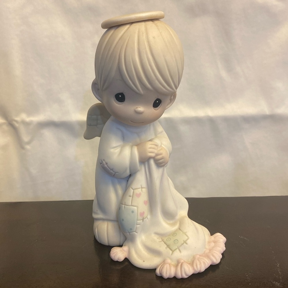 Precious Moments “Wishing You a Comfy Christmas” Figurine - 1992